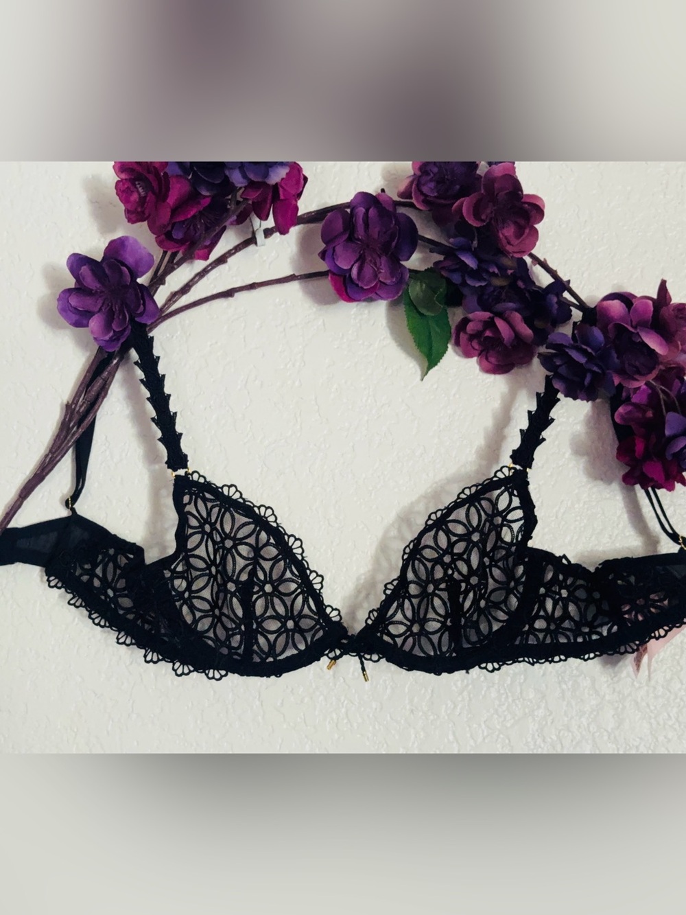 Victoria's Secret Black Floral Lace Underwire Bra